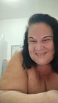 Yaya_Mineira Adlı Modelin Canlı Sohbet Odası