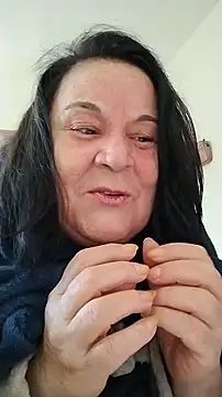 Yaya_Mineira's Live XXX Chat