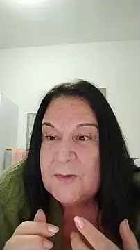 Yaya_Mineira's Live XXX Chat
