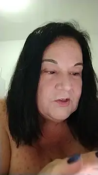 Yaya_Mineira's Live XXX Chat