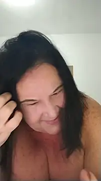 Yaya_Mineira's Live XXX Chat
