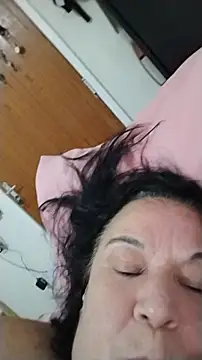Yaya_Mineira's Live XXX Chat