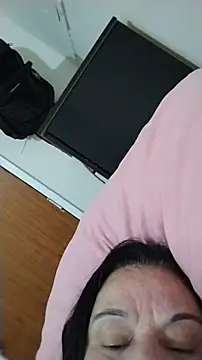 Živý XXX chat Yaya_Mineira