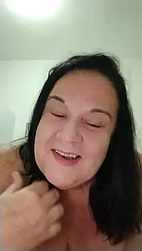 Yaya_Mineira's Live Chat Room