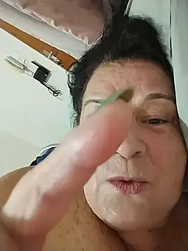 YayaMineira Live XXX-Chat