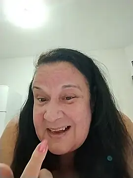 YayaMineira webcam show