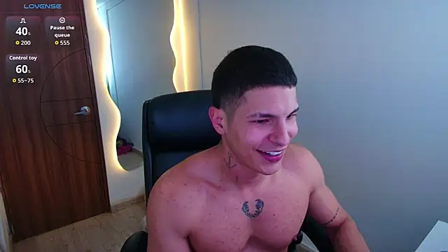 Webkamerová show harrisoncuper