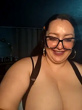 Chat XXX en directo de AMYRA_HOT