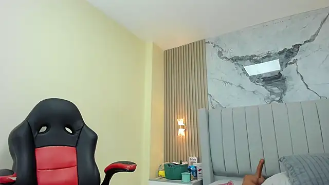 MAGIEVANS1's Live XXX Chat