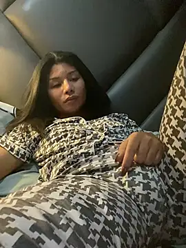 MaxxineMorenaTs Show in webcam