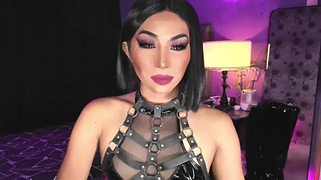 MaxxineMorenaTs Webcamshow