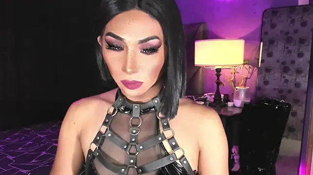 MaxxineMorenaTs Show in webcam