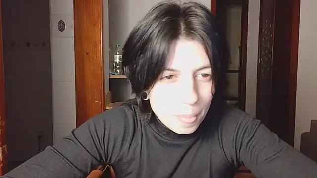 חדר צ'אט בשידור חי של kyslrana