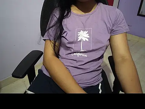 XXX chat uživo modela BabyNaina