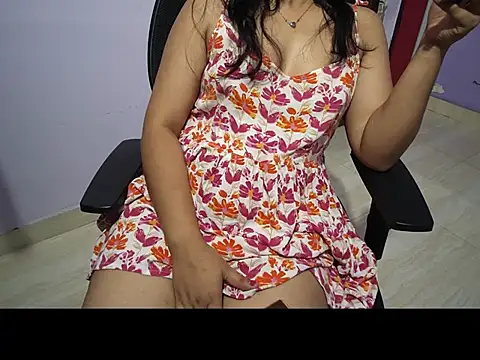 BabyNaina Chat XXX in diretta