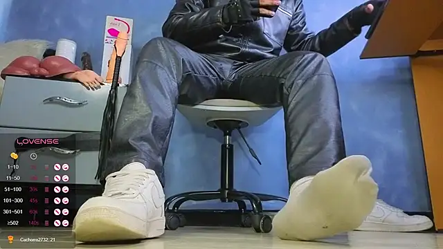 TomLover_12 在線直播表演
