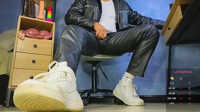 TomLover_12 webkamerás műsora