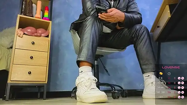 TomLover_12 webkamerás műsora