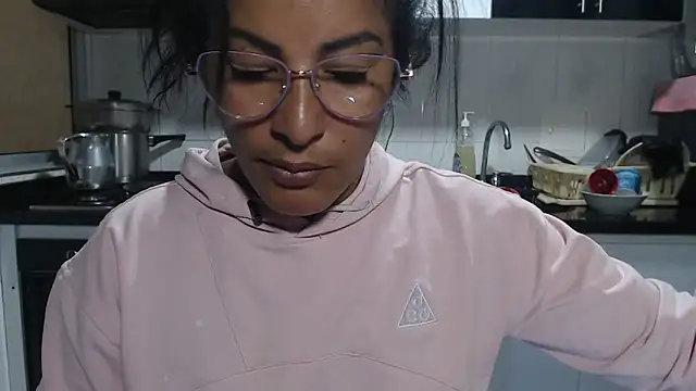 عرض كام kateleyagrey