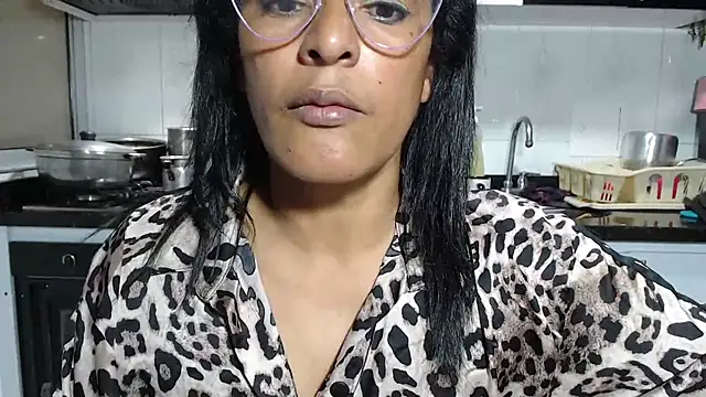 kateleyagrey Show in webcam