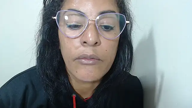kateleyagrey Show in webcam
