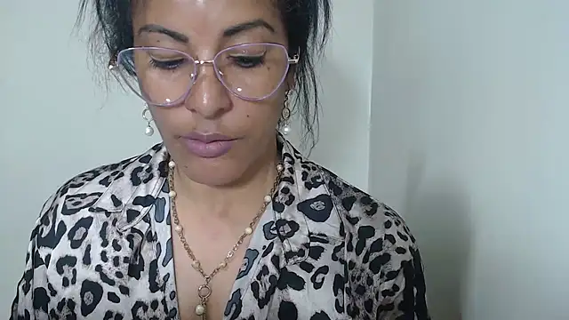 kateleyagrey's Live XXX Chat