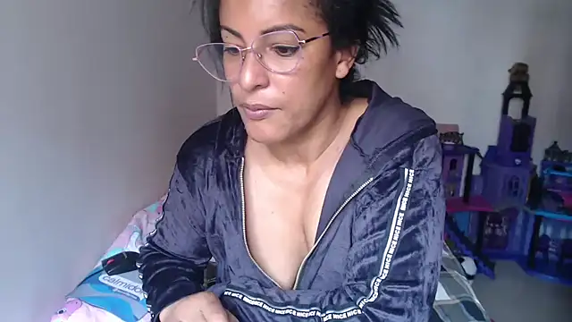 kateleyagrey's Live XXX Chat
