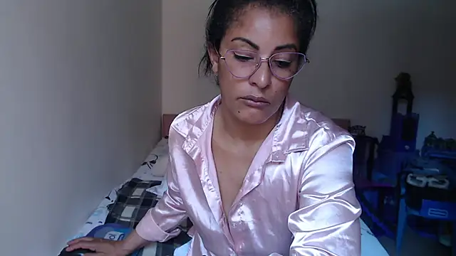 kateleyagrey Chat XXX in diretta