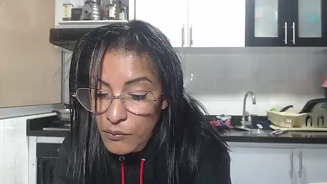 kateleyagrey's Live XXX Chat