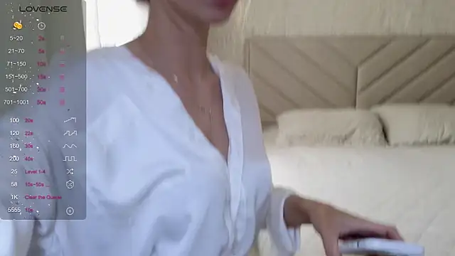 Alice_Wonders' Live XXX Chat