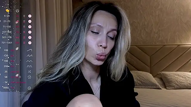 Вебкам-шоу Alice_Wonders