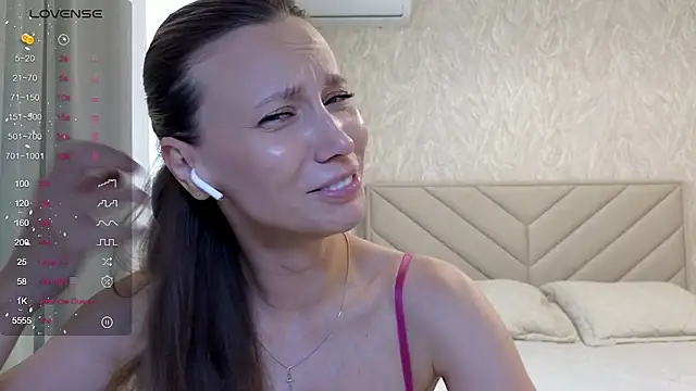 XXX chat uživo modela Alice_Wonders