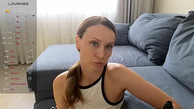 Alice_Wonders Chat XXX live