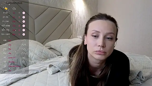 Alice_Wonders' Live Sex Cam Show