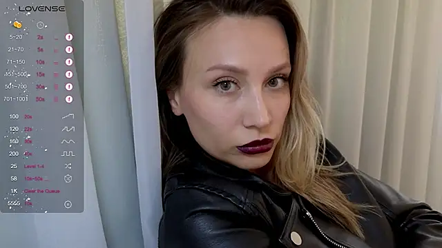 Alice_Wonders Adlı Modelin Web Kamerası Şovu