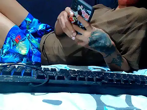 AwesomeMistress_Bigcock Pertunjukan Webcam