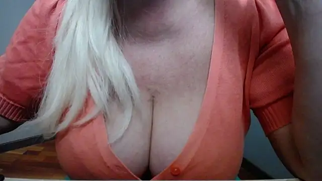 แชท XXX สดของ BlondyLeeBest