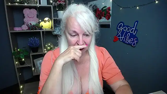 BlondyLeeBest's Webcam Show