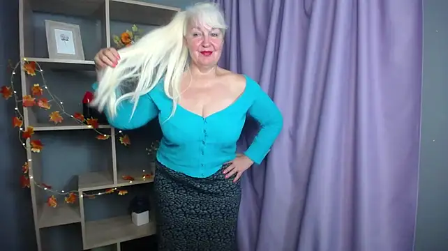 แชท XXX สดของ BlondyLeeBest