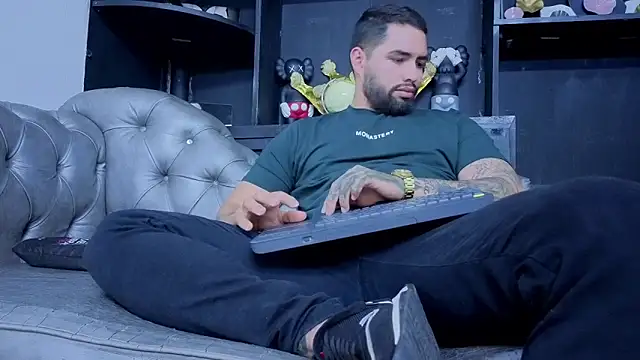 matteosantos Show in webcam