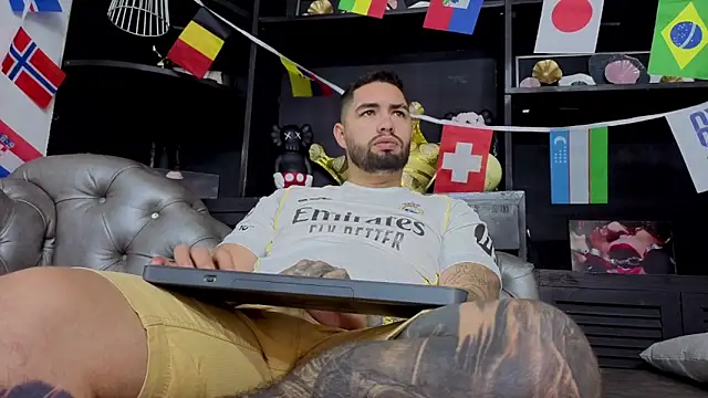 matteosantos Show in webcam