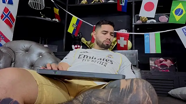 matteosantos Show in webcam