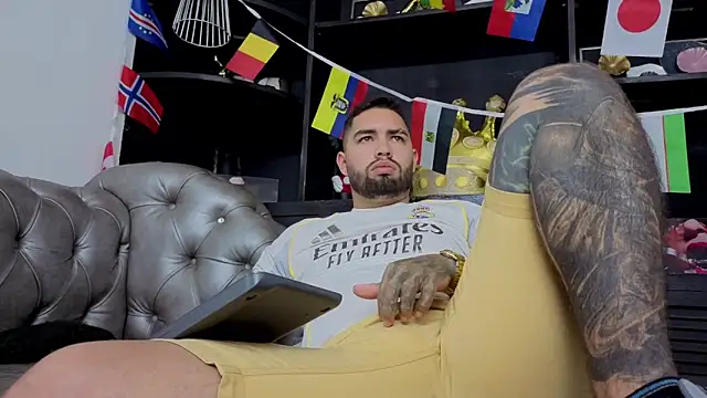 Pokazy przed kamerką – matteosantos