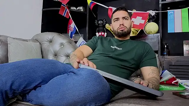 matteosantos Show in webcam