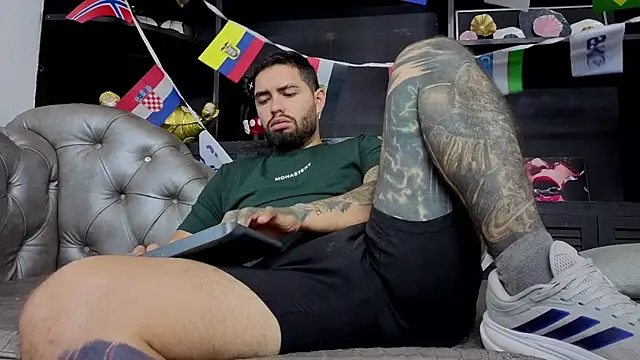 matteosantos – webcam-show