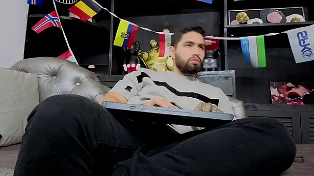 matteosantos Шоу с уебкамера