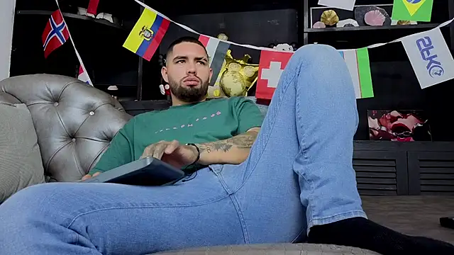 matteosantos – webcam-show