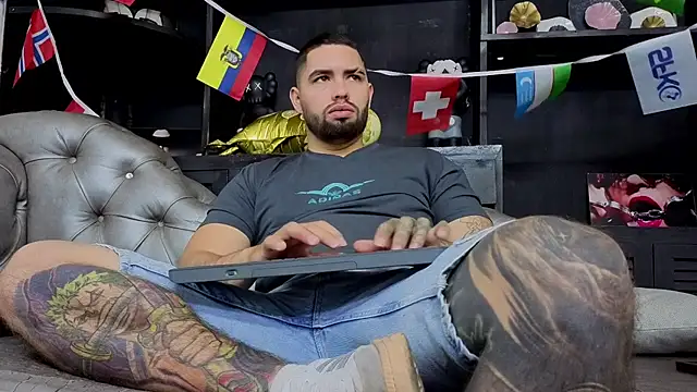 matteosantos Show in webcam