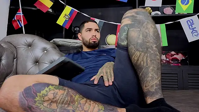 matteosantos Show in webcam