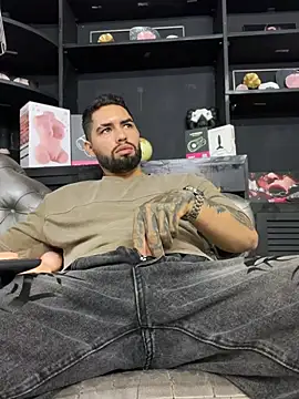 matteosantos – webcam-show